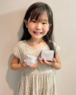薬用ホワイトニングジェル～✨ホワイトニングできちゃうし薬用で効果への期待大だしジェルで塗りやすいしまさにパーフェクト！！こちらをぬりぬりすればシミの根源までアプローチしシミになる前に…のInstagram画像