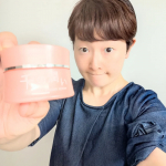 コスメディ製薬株式会社の1000の潤いです✨うるおいバリアを整えてくれる、お肌に欠かせない美容成分「タウリン*¹」を「溶けるマイクロニードル」にして、美容液に閉じ込めたらしいですよ🚀肌*²に刺…のInstagram画像