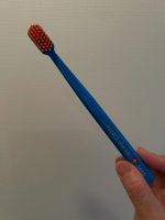 ❐ クラプロックスCS5460定価：1,210円(税込)⁡スイスのプレミアム歯ブラシ🦷植毛5460本😳ずっと気になってた歯ブラシを使ってみました!ぎっしり毛がまとまってるのでパッと見、硬そう…のInstagram画像