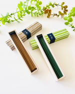 【かゆらぎ 白檀・緑茶 スティック40本入】日本香堂（@nipponkodo_japan）さんのお香シリーズ「かゆらぎ」から白檀と緑茶の香りを試してみました。以前、四季の香り「セントケープ…のInstagram画像