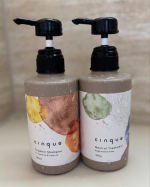 最近、髪も頭皮もなんだか敏感になってきたな…と思って選んだのが、このオーガニックシャンプーとニュートラルトリートメント🫧最初は「ちゃんと泡立つかな？」って半信半疑だったけど、思ったよりしっかり泡…のInstagram画像