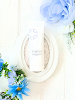 ＼子育てと仕事でバタバタな毎日でも／これだけでOKのオールインワンジェル✨【SIMIUS 薬用ホワイトニングジェルEX モイストタイプ】1本でシミケア・保湿・エイジングケアまでできるから、忙し…のInstagram画像