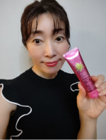 アロエモイスチャー・ローズ　大好きなローズの香り。しかも、ベタつかないから、今の時期にうれしい(*^^*)テクスチャは、半透明ぽいテクスチャ。伸びよくて香りが本当に素敵。疲れている…のInstagram画像