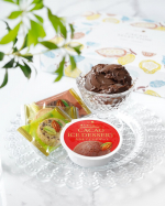 🍫🍨メリーチョコレートの新作・カカオアイスデザートはまるでチョコレートをそのまま凍らせたような新食感スイーツ！冷凍庫から出してすぐはひんやりアイスなんだけどしばらく置いておくと生チョコや…のInstagram画像