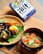 毎日ほんとに暑いですね…☀️こういう時、やっぱりお味噌汁は優秀です✨今日は、正田醤油様の『冷汁うどんつゆ』で、オクラ・トマト・みょうが・豆腐たっぷりの冷たいお味噌汁をつくりました🍅🌿@shod…のInstagram画像