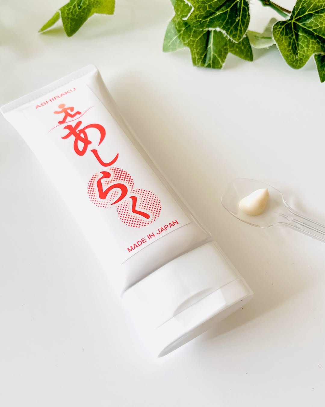 口コミ投稿：【あしらく ジェルクリーム】夏になるとサンダルを履くことが多くなり、足を見せる機…