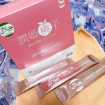 夏こそセラミド！【潤姫桃子】とゆう粉末パウダーをお試しさせていただきました！なかなかに粒子が細かいから飲みやすい！名前からわかるように桃味🍑です！これ一本で、セラミド、コラーゲン、ビタミンC…のInstagram画像