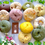 こんにちは😃..色とりどりの可愛らしいベーグルは、京都府京都市にある『KAMOGAWA BAKERY（カモガワベーカリー）』さんの、『北海道産小麦100％おまかせベーグル詰め合わせ』です💕…のInstagram画像