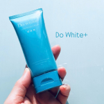 Do White+植物系成分で汚れを落とすクレンジングなんです。しかも美容成分91%配合。テクスチャはトロミがある滑らかなジェル。お肌に乗せるクレンジングというよりもジェル美容液みたいです。…のInstagram画像