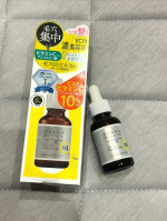 こんばんは！ケアナボーテ VC10 濃美容液を使用させていただきました！ピュアビタミンC10％高配合の美容液だそうです！スポイトタイプで量の調整がしやすいです🙆‍♀️2.3滴を塗るよ…のInstagram画像
