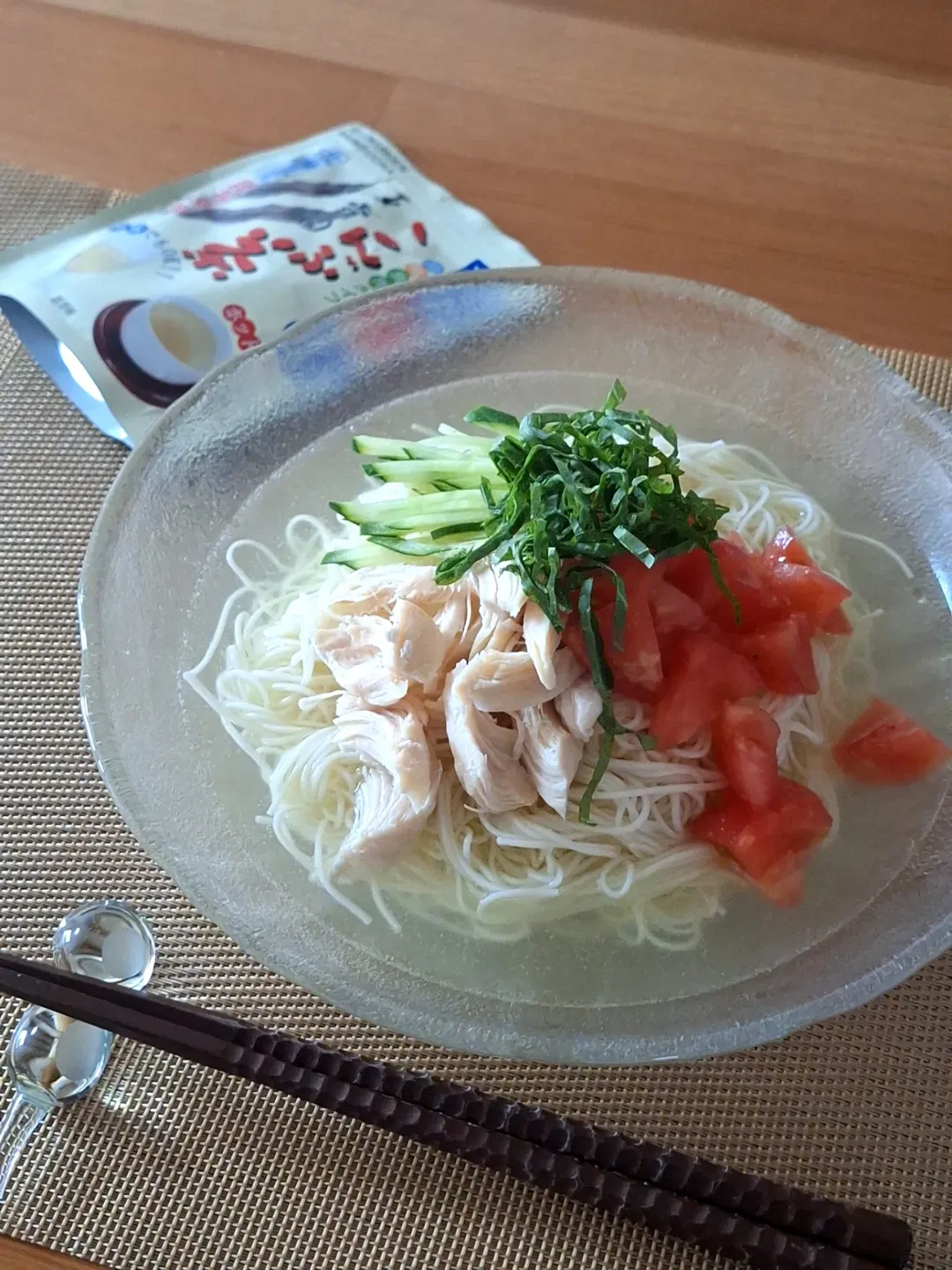 口コミ投稿：.こんぶ茶の冷やしそうめん梅雨はあけたものの今日も夕立ちに雷⚡湿度が高く蒸し暑い…