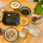 地酒好きにはたまらない、まさに“飲み比べの決定版”🥰新潟地酒の魅力を一気に堪能できる贅沢セット🍶各蔵元の個性が際立つ一升瓶5本に加え、さらに1本増量というコストパフォーマンス抜群な太っ腹な内容(…のInstagram画像