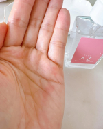 アゼライン酸という初めて聞く成分。調べてみたら、角質を柔らかくしてくれたり、メラニンの生成を抑えてくれたり、皮脂のバランスを整えてくれたり。夏に嬉しい成分でした☆☆☆日焼けした肌を丁寧に労…のInstagram画像