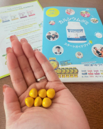 こちらは有限会社ルーティ様よりご提供いただきました。成長期の偏食家さんにおすすめの、不足しがちな栄養を徹底サポートしてくれるカルシウムグミ！レモン味は、カルシウム、マグネシウム、ビタミンD、コ…のInstagram画像