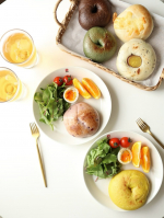 breakfast🥯この日は、大好きなベーグルで朝ごパン♡••ベーグルは京都府京都市にあるパン屋さんKAMOGAWA BAKERY（カモガワベーカリー）の『北海道産小麦100%おま…のInstagram画像