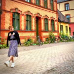 Jakob Nilsgatan🇸🇪街ブラしていたら少し雨が☔ずっと雨予報だったけれど降ったのは数分！晴れ女なのかなと思いながら色んな通りをお散歩しました🌞ホテルに帰るとすぐメイクを落として、…のInstagram画像