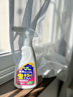 【家中どこでも虫キライスプレー】天然由来の成分が使用された虫除けスプレー。網戸やサッシ、ベランダなどに吹きかけたり、三角コーナーやゴミ箱の中などの使用にも🙆◎ユーカリやレモンユーカリの精油…のInstagram画像