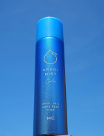 メイクをキープ&乾燥からも守ってくれる　"うるおいミスト+クール"夏の暑さでテカるしメイクも崩れがち...そんな時のお助けアイテム！メイクの上から3秒スプレーするだけ化粧崩れ、外的乾燥…のInstagram画像