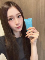 愛用中のクレンジング『Do White+』美容成分91%配合お肌に優しいジェルクレンジングで美白3大成分、ビタミンC、アルブチン、プラセンタが配合されているそう☺️🤍とろみのあるテクスチ…のInstagram画像