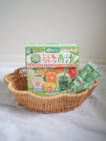 @sukusukunoppokun 夏バテ防止にもこどもフルーツ青汁🍹この青汁は、九州産の大麦若葉をはじめとしたなんと40種類の野菜とフルーツをぎゅっと配合🥦🍓植物性乳酸菌が140億個…のInstagram画像
