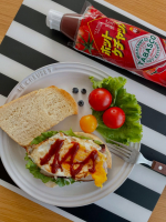 おはようございます☀♪今朝早く、畑に行ってスイカの様子を見てきました🍉うん、順調😊👍さて、今日の朝ごはんは🥪久しぶりに焼いたパンでホットサンドを作りました。中身は、レタス&目玉焼き&お…のInstagram画像