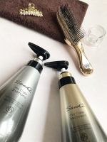 提供元　エスハートエスワールドプレミアムロング税込価格 7,700円※ 持ち手が長いゴールドSassoプロケアシャンプー&トリートメント各400mL  税込価格 4,180円今回はヘ…のInstagram画像