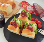 *デュラム粉でパンを焼いたので、今日のランチは、コロッケサンド🥪タバスコⓇブランドグルメパートナー「ホットケチャップ」をたっぷりかけましたタバスコとコラボした大人のケチャップ🍅甘さ控…のInstagram画像