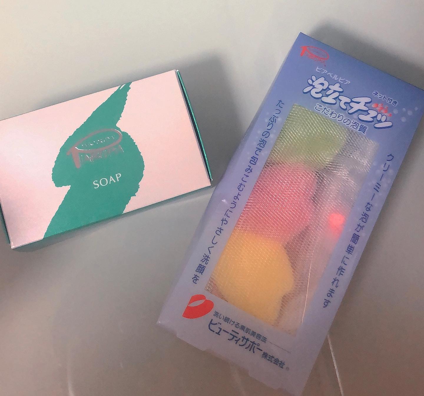 口コミ投稿：🩵🩷💛毎晩お風呂場で息子と使っている石鹸🧼泡立てスポンジ&ネットがカラフルで可愛い🧽💚…