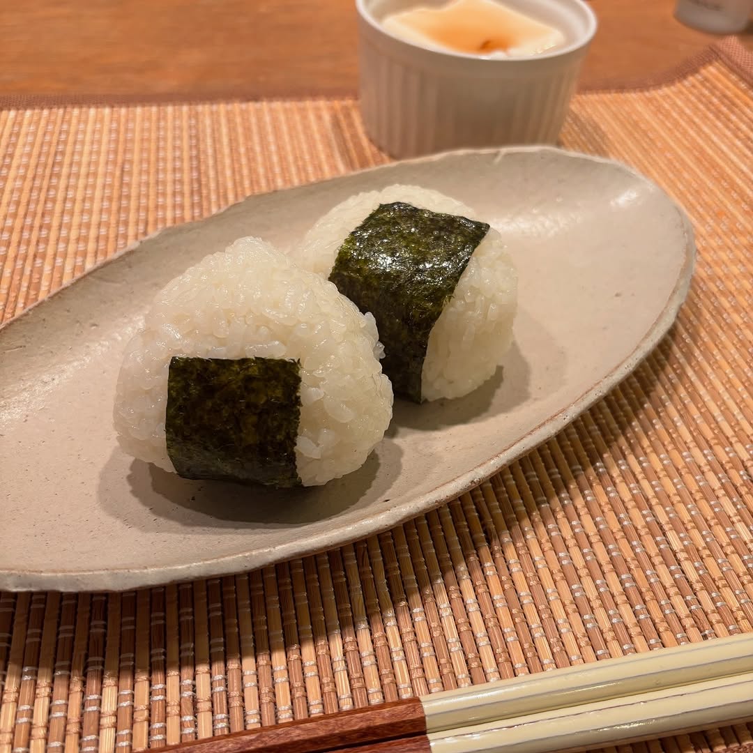 口コミ投稿：いとっぺが好きな塩むすび🍙おにぎりの具何がいいか聞くと白いおにぎり！って言います…