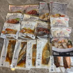 ♡⁡FitDish たんぱく質コース⁡⁡家族構成や好き嫌いなどを診断してあなたにピッタリのおかずが毎月届く✨⁡メイン料理が簡単に調理できるので、タンパク質コースを選びました♡肉や魚料…のInstagram画像