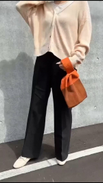 ＼360°ストレッチで動きやすい／【アテニア　匠ストレッチパンツ　脚長ワイドパンツ】このパンツ、きちんと見えするのにストレッチがきいてきて、とっても動きやすい！ももを上げたり、屈んだりするのも…のInstagram画像