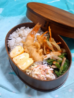 .今日は出社日でした😊レンチン麦ご飯に、昨夜の残り(. . .というか、わざとお弁当用に多めに作ったもの)の天ぷらと、コールスローサラダ、そして またまた @teraoka_soy_sauce 様…のInstagram画像