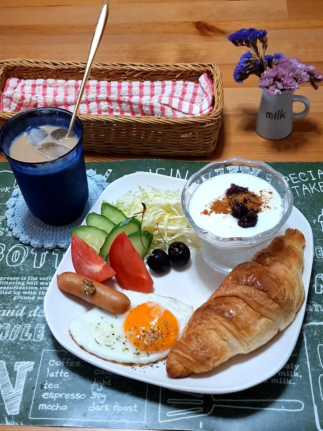 口コミ投稿：.最近の朝ごパン🍞☕☀️基本的に夏でもホット派なんですが、あまりの暑さに今朝はアイス…