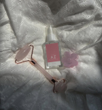 Tired of battling shine and stickiness? Say hello to the PLUS AZ Balance Serum, expertly formulated…のInstagram画像