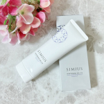 *・こちらはSIMIUS薬用ホワイトニングジェルEX　モイスト/スリムタイプです😌💕・-----＊-----＊使用感想＊-----＊-----・これ以上、シミを増やしたくない！日焼け止…のInstagram画像