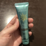 ALOE MOISTURE（アロエモイスチャー）主成分にアロエエキスを配合したハンドクリーム。保湿力が非常に高く、しっかり潤いを与えながらもべたつかない使い心地でサラサラとした仕上がりにしてくれる…のInstagram画像