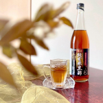 ...日本で育ったおいしいお米から作られたという、こちらの黒酢♡蜂蜜を加えて冷水で割って飲んだり、天津飯の甘酢餡に使ったり、冷やし中華のタレに使ったり♪まろやかでこくのある黒酢だか…のInstagram画像