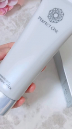 \ おうちでエステ級のケアを&hellip;💆&zwj;♀️❤️&zwj;🔥/・夏は毛穴も汚れやすく感じるし、肌のざらつきも気になるし&hellip;そんなときの強い味方🌟パーフェクトワンの美白※洗顔パックである、「 薬用ホワイトニ&hellip;のInstagram画像