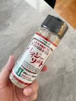 クレイジーソルトをモニターさせていただきました。日本の食卓で40年以上愛されるハーブソルトです。結晶状の岩塩と数種類のハーブとスパイスで仕上げたこの商品は、和・洋・中華・エスニックなど料理のジャ…のInstagram画像