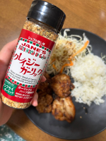 クレイジーガーリックノンフライなのに、カリカリに揚げたような香ばしいガーリックに、まろやかな味わいの岩塩、オニオン、ブラックペッパー、タイムなどをブレンド✨️疲れた日、サクッと料理やおつま…のInstagram画像