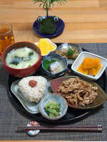 .お久しぶりの寄せ集めお惣菜ランチ最近は作るのも食べるのも暑すぎて、おそうめんやワンプレートごはん(手抜き💦)が多かったのですが、またまた実家(家庭菜園)でたくさんの新鮮なお野菜を貰ってきたので…のInstagram画像