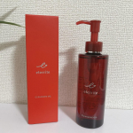 エタリテ クレンジングオイルMを使ってみました。濡れた手でも使えるクレンジングオイルです。メイクなじみもよく、軽やかな使い心地でさらっとした印象のオイルですね。メイク汚れはもちろん、古い角…のInstagram画像