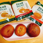 今日の#朝ごパン ！ZENBブレッド【金時豆／きなこあん／紅茶&オレンジ】このパンは小麦でも、米でもない。スーパーフードの黄えんどう豆を使った食物繊維たっぷりで「グルテンフリー※1の豆粉パン…のInstagram画像