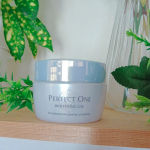 ○長かった夏休みもそろそろ終わりますね小学生と過ごす夏の日々は時間がいくらあっても足りない感じでした⋯今年もそんなバタバタ主婦の強い味方となったのはパーフェクトワン　薬用ホワイトニン…のInstagram画像