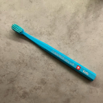 ☆。.:*:・'゜☆。.:*:・★・'゜☆ .クラプロックス　キッズ　子ども歯ブラシ(4歳～12歳):・'゜☆。.:*:・★・'゜☆ .:*:・★・'小さなお口でも奥まで届くコンパクトな…のInstagram画像