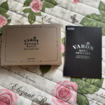 、贅沢オールインワンセラム新発売VARON マスターズブレンド＜ミニボトル＞大人の男性向けのスキンケア🖤肌のかさつきもシワもこれで良くなったらいいね🕊、、、てなわけでfatherに使…のInstagram画像