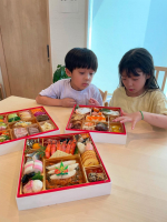 .みんなは毎年おせちって食べる？私は子供の頃は実家では出なかったけど親戚たちと集まるのにおばあちゃん家でお正月に出てたなぁ🎍今回「特大和洋おせち 蔵王」先取り2026年新春おせちをお試…のInstagram画像