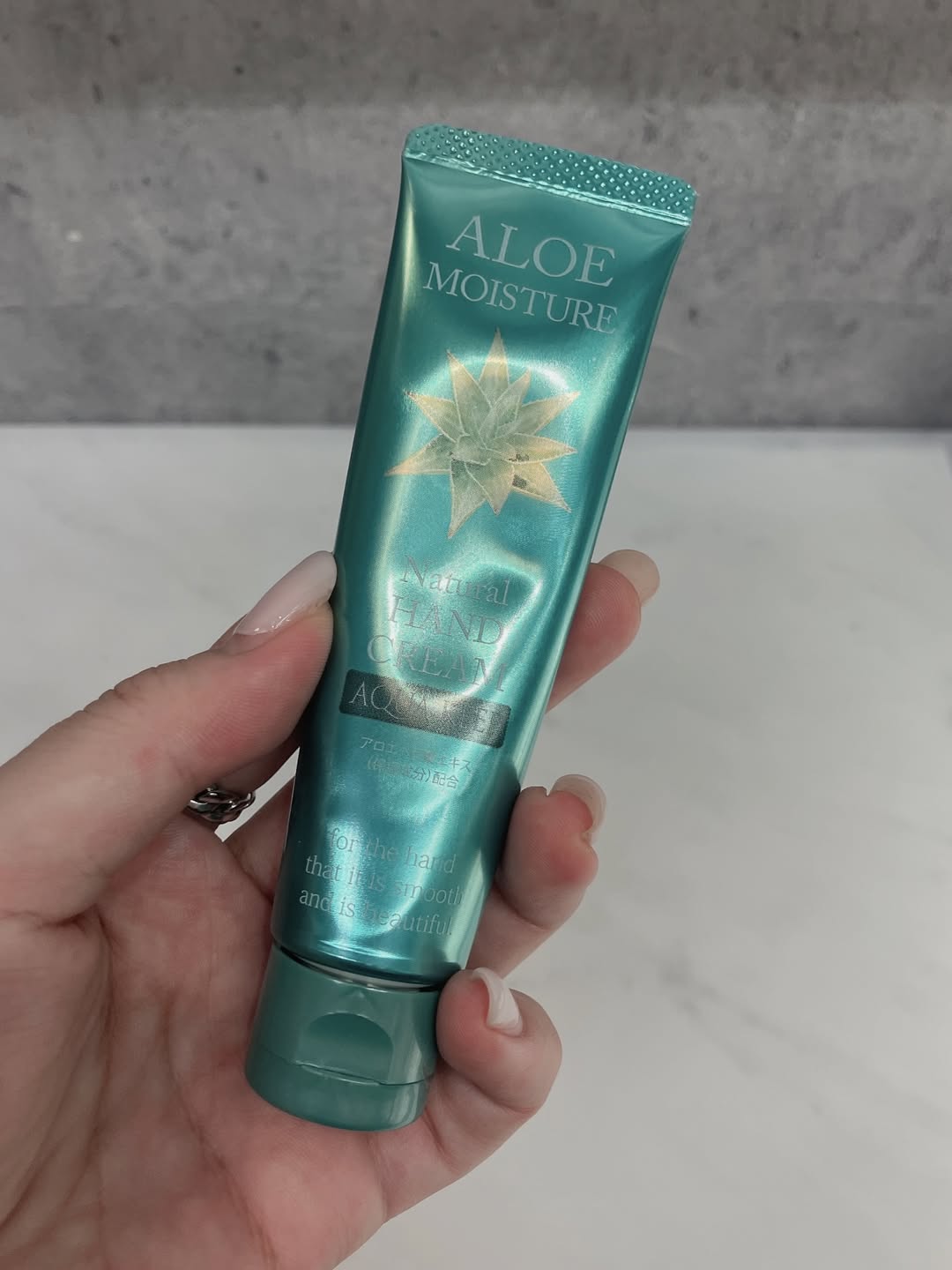 口コミ投稿：🌿 ALOE MOISTUREハンドクリーム手を使う場面が多いほどうるおうのにべたつかない使い…