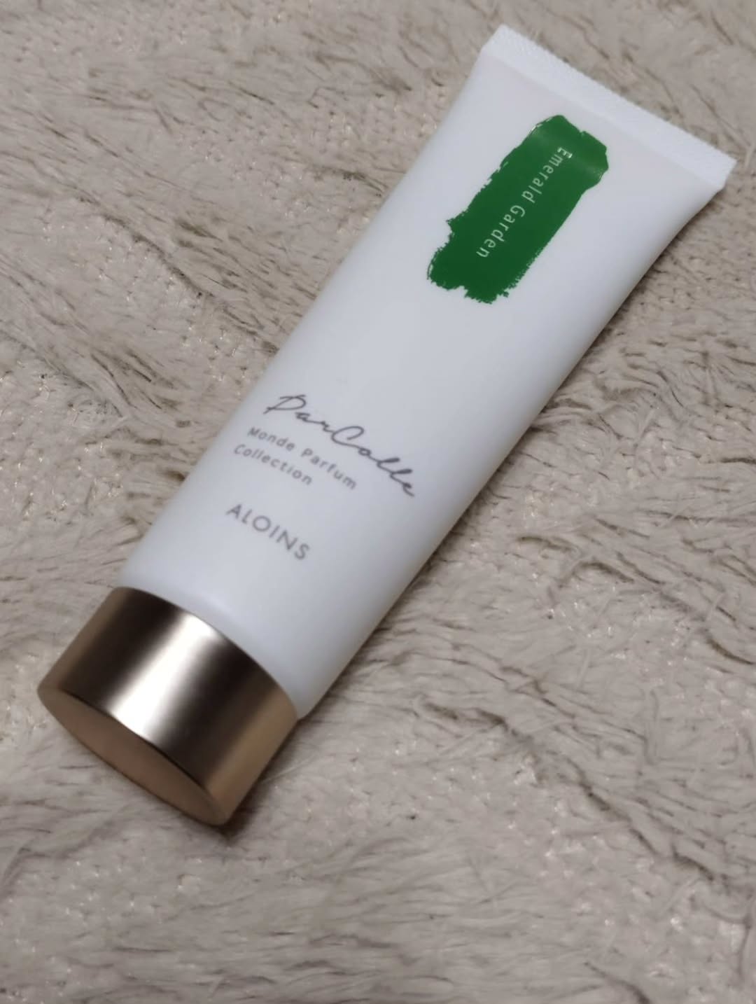 口コミ投稿：香水のようなハンドクリーム～憧れのあの香りでハンドケア～高級感のあるパッケージ…