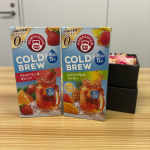 コールドブリューは水出し専用のティーバッグ。本物のハーブ茶葉やフルーツチップが入っていて、無着色なのに鮮やかで美しい色あいと爽やかな香りが楽しめるハーブティーです。ハーブやフルーツの自然な甘みだか…のInstagram画像